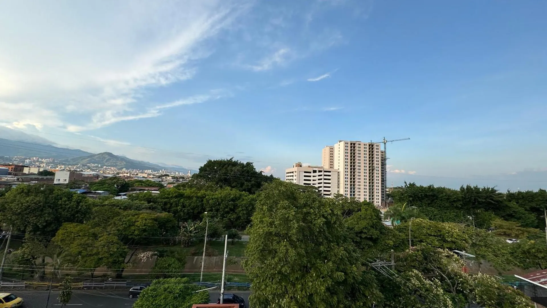 Edificio Manantiales Torre 1 Apartment Medellin
